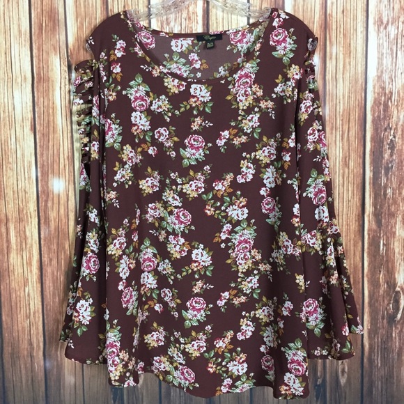 Cupio XL Floral Peekaboo Shoulder Bell Sleeve Top - Picture 2 of 8